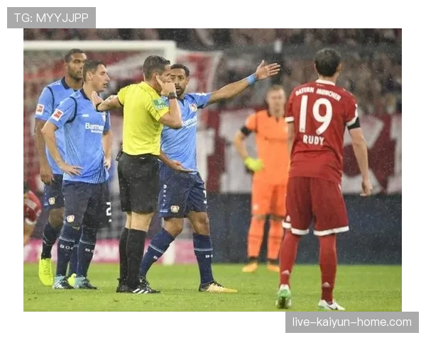 点球开球时其他队员提前进入禁区，判罚规则全解析