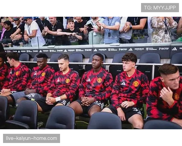 曼联边路打不开、中路受限，空间利用问题逐步反映对赛季表现造成影响