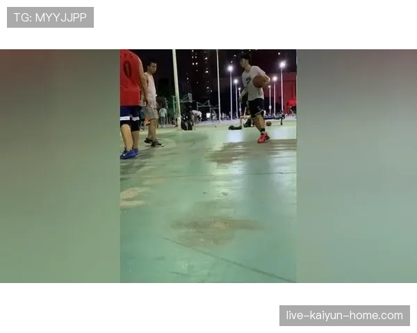 身体对抗规则：哪些冲撞算犯规，哪些是合理对抗？